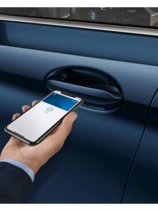 bmw-digital-key-scaled-e1642461570568